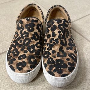Steve Madden Slip On Sneakers Leopard Sz 6.5